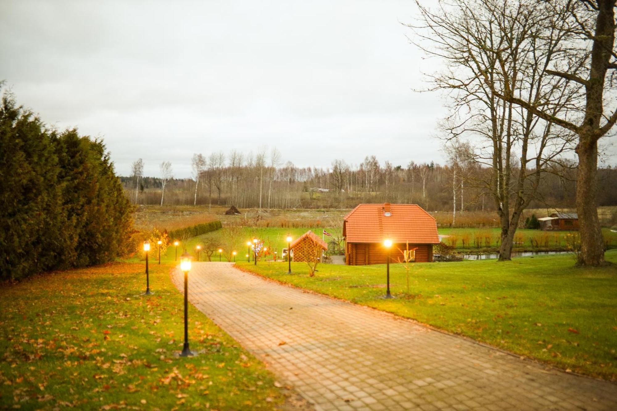 Kundzini Hotell Bīriņi Eksteriør bilde